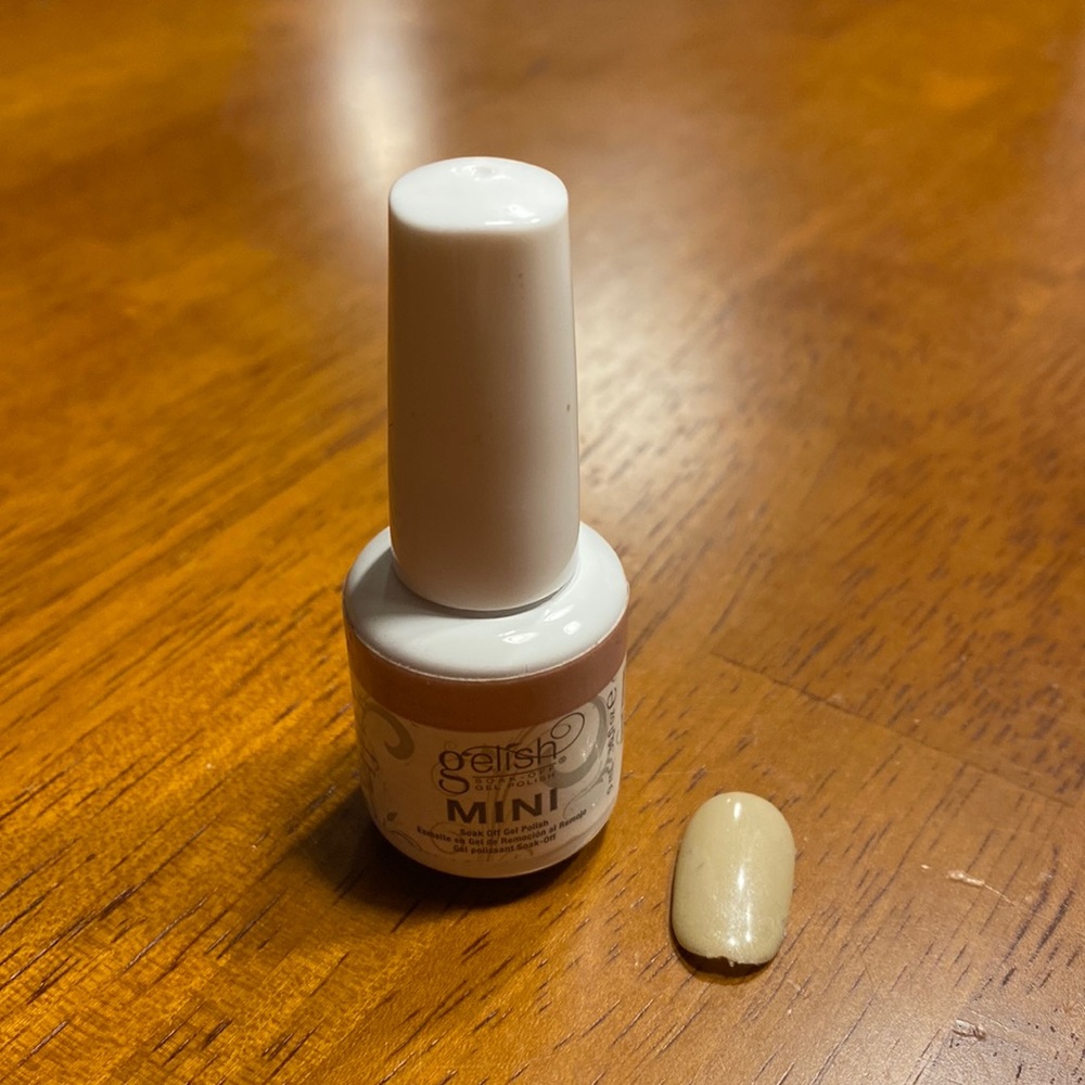 Final Sale! Gelish Mini Gel Nail Color in Skinny Vanilla Latte